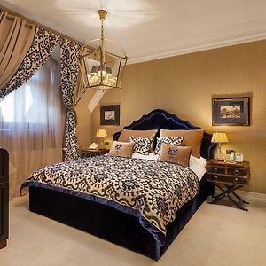 Romantic King Suite